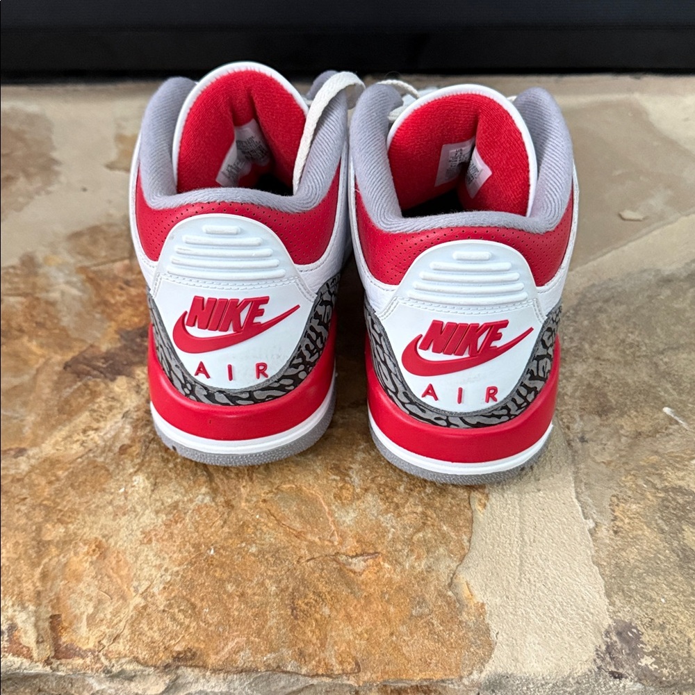 Jordan 3 Retro - Picture 4 of 4